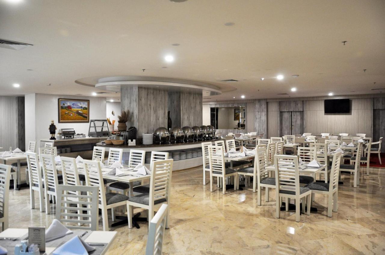 Beverly Hotel Batam Нагоя Экстерьер фото