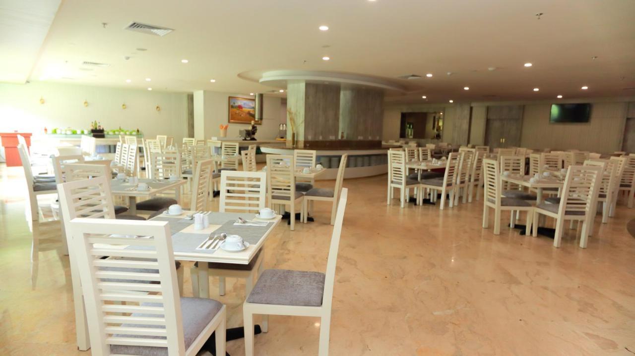 Beverly Hotel Batam Нагоя Экстерьер фото