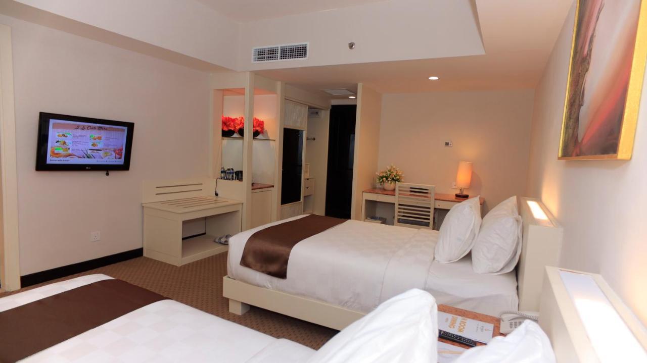 Beverly Hotel Batam Нагоя Экстерьер фото